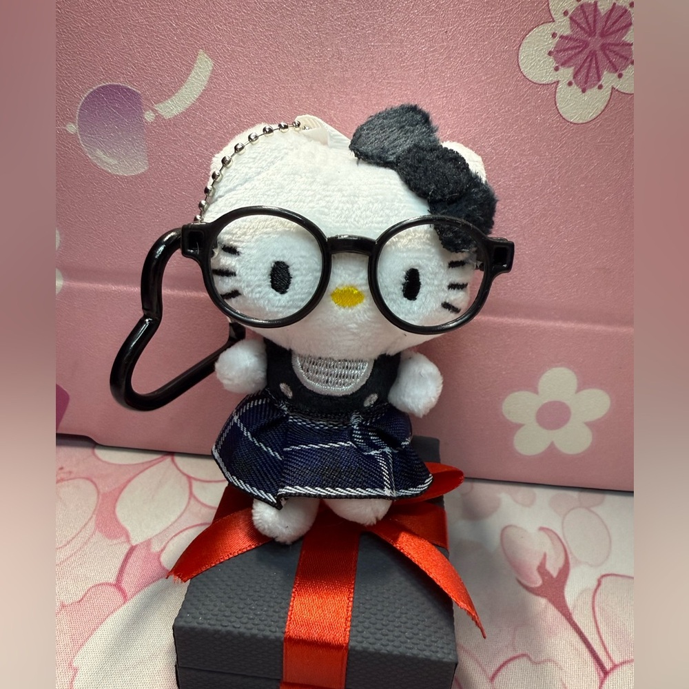 Cute Hello Kitty Black and White Plush Keychain with glasses